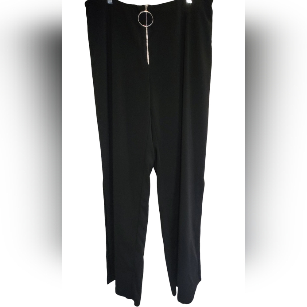 Super cute like new black pants 1X zipper front.